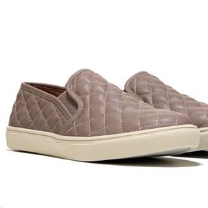 Steve Madden women’s ecentrcQ slip on sneaker